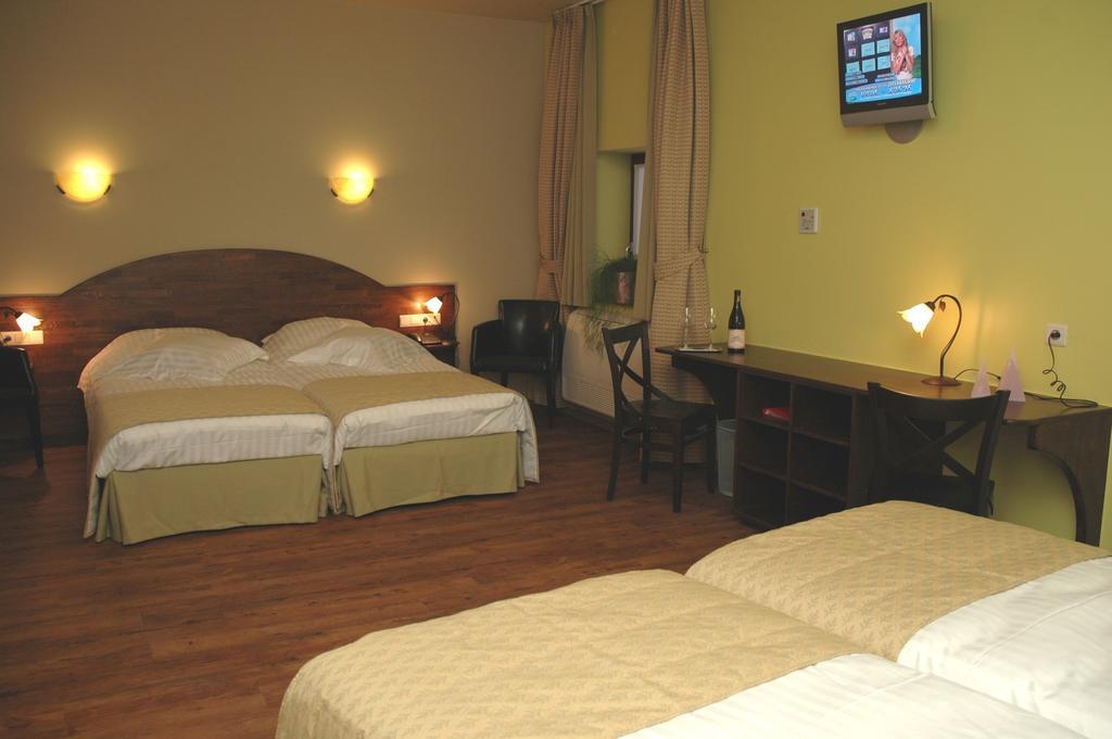Hotel Van Reeth'S Koffiebranderij Puurs Room photo